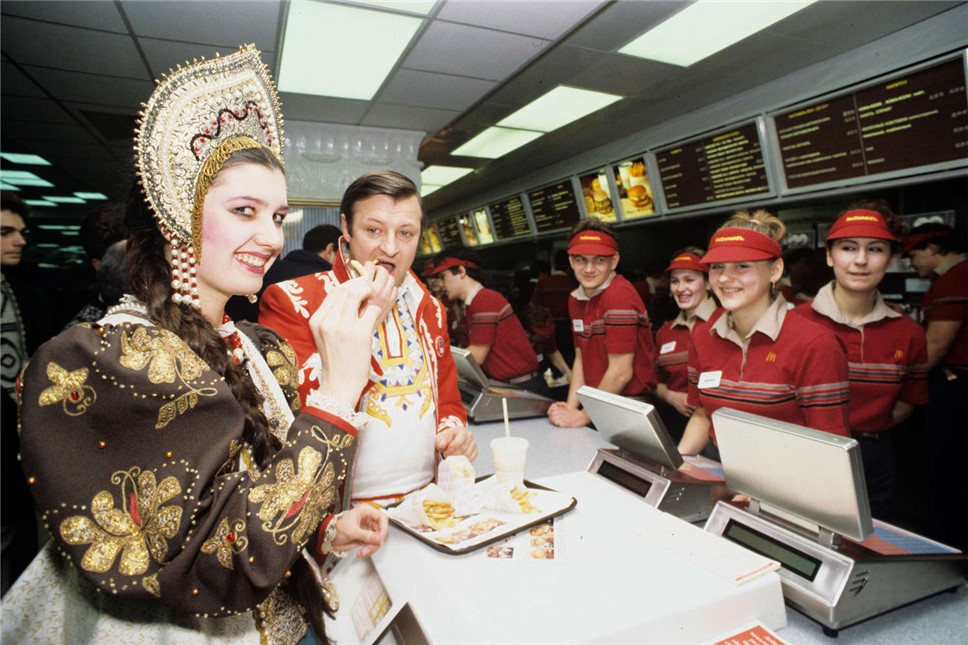 Открытие первого ресторана " McDonald's" в Москве. Фото: Юрий Абрамочкин/РИА "Новости"