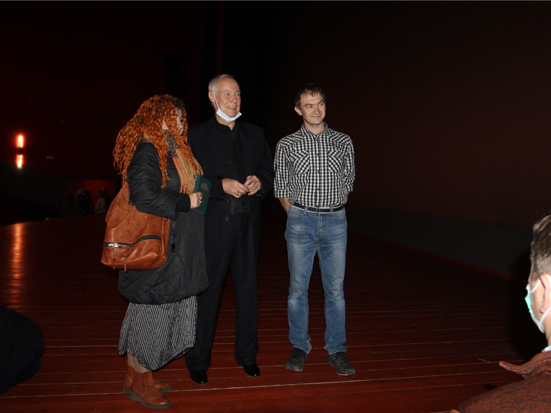 Владимир Конкин со зрителями после концерта