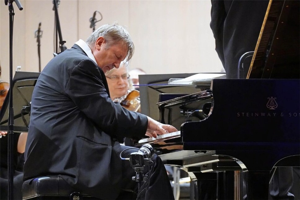 27 ноября российский пианист Борис Березовский выступит на "Белом фестивале"