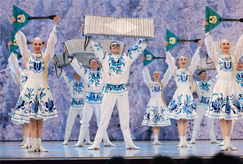 Ансамбль танца Сибири выступит в Кремле