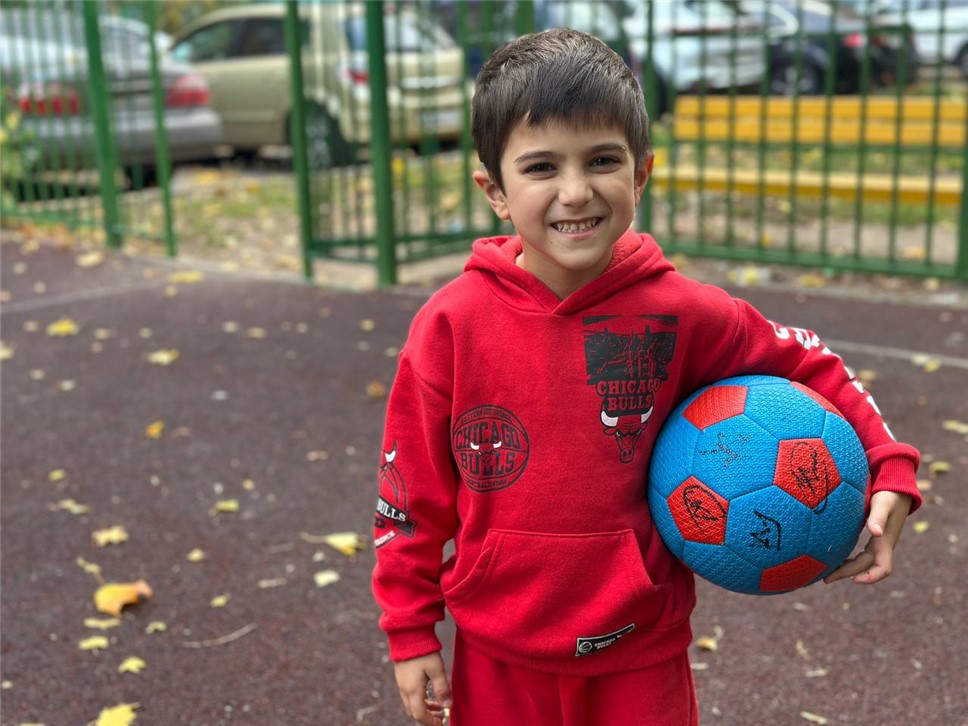 Проект Александра Кержакова «На старт» помогает Араму из Подмосковья реализовать мечту о футболе