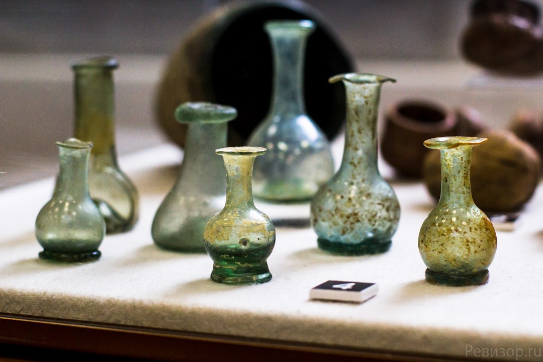 Стекло в древности. Древняя стеклянная посуда. Археологические находки стекла. Древнее стеклянное изделие. Первые стеклянные изделия.